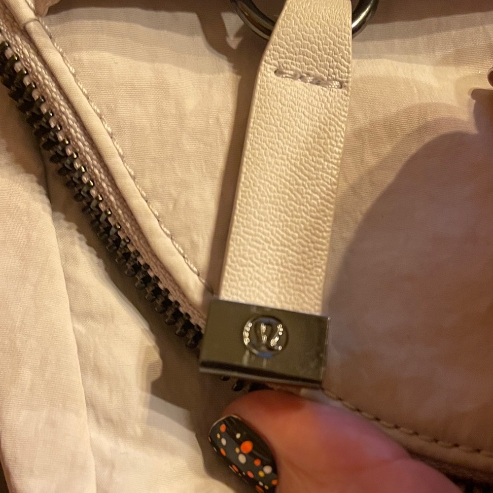 Lululemon Athletica Beige Crossbody Bag - Picture 4 of 10